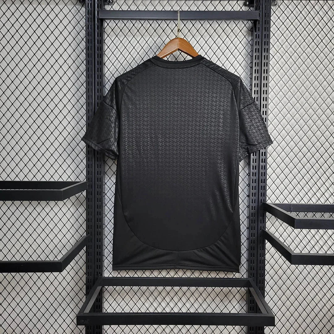 Maglia nera speciale 24/25 del Real Madrid