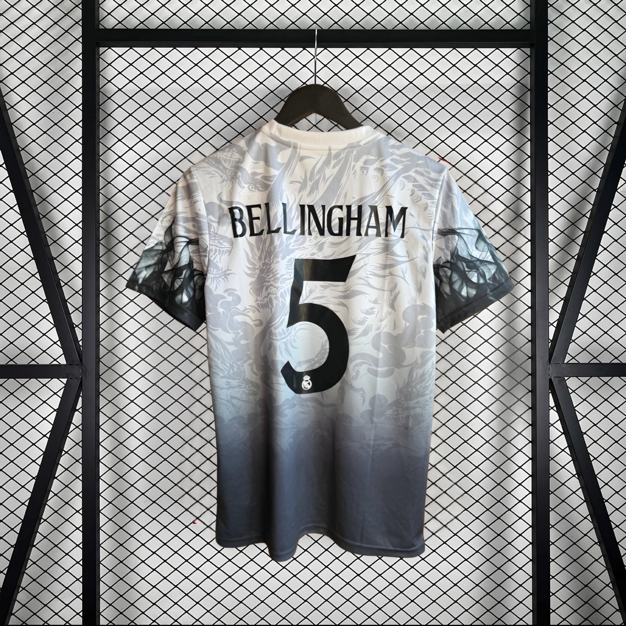 Maglia speciale "Furia del Drago Bianco" del Real Madrid 25/26